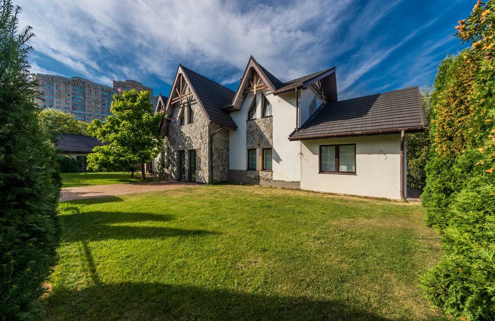 Караоке / кінотеатр / центр Києва / до 25 людей. Автономне живлення