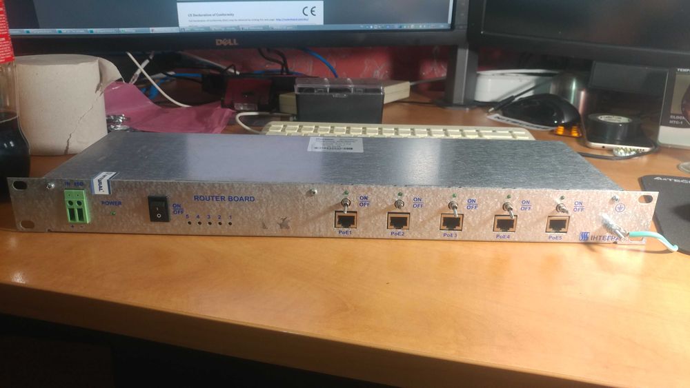 продам корпус 1U, глубина 14см. оцинковка, б/у, 150 Гривен штука.