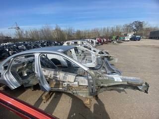Четверть передняя правая VOLKSWAGEN  PASSAT B7 B8 USA 561803092B