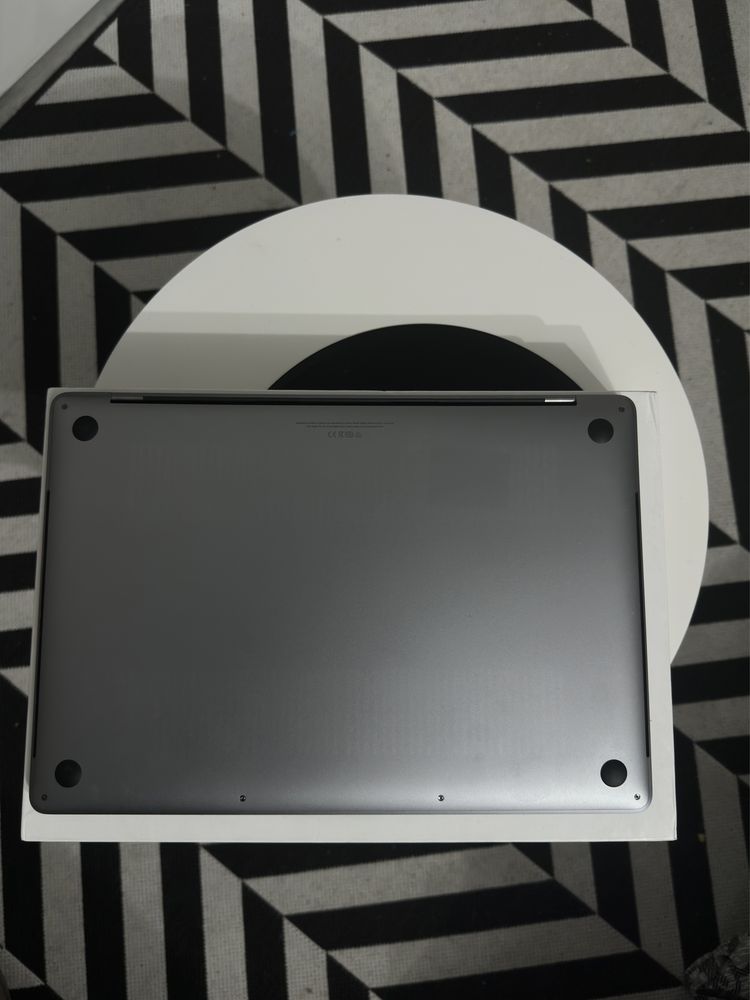 Macbook pro 15 i7 16gb ram (zamiana)