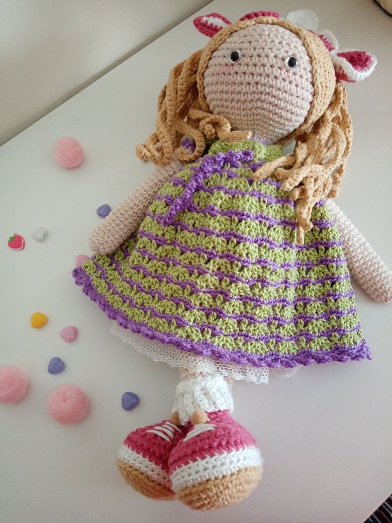 Bonecas feitas á mão com técnica AMIGURUMI - Descida do preço até 31/8
