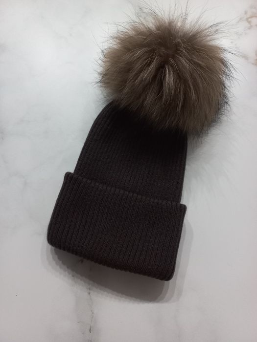 Шапка з натуральним балабоном для хлопчика або дівчинки