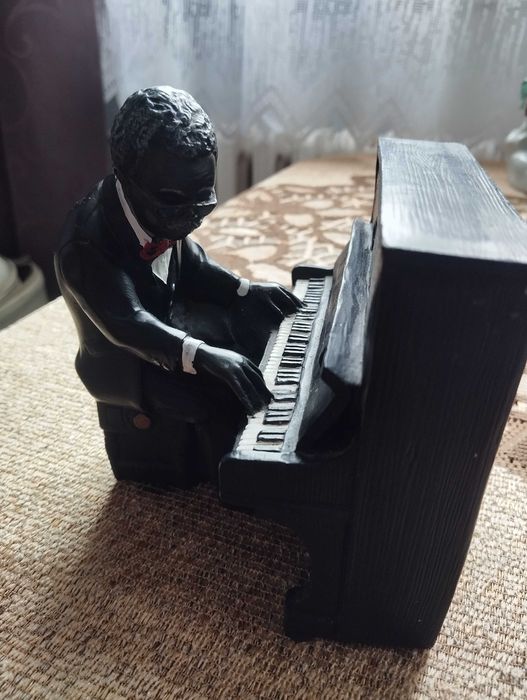 muzyk-figurka muzyczna