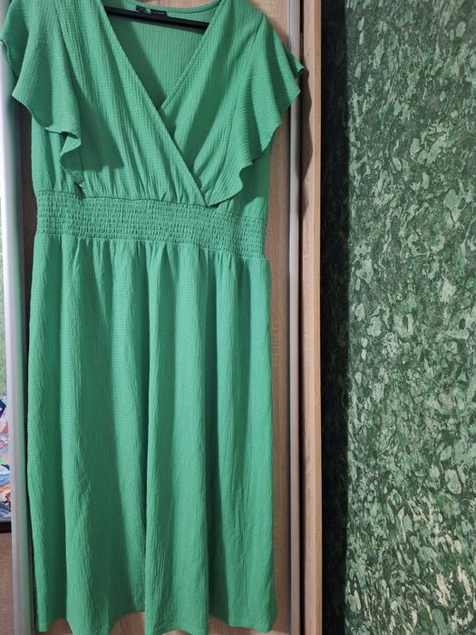 Яскраве плаття 56-58