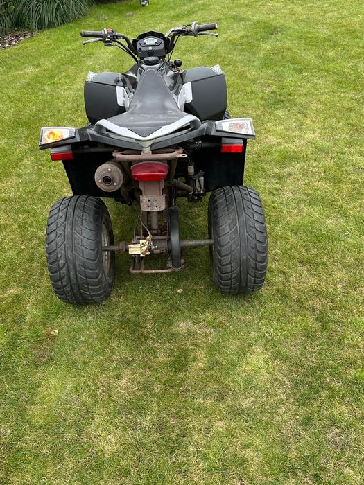 Quad E-ton 250 L7e z papierami
