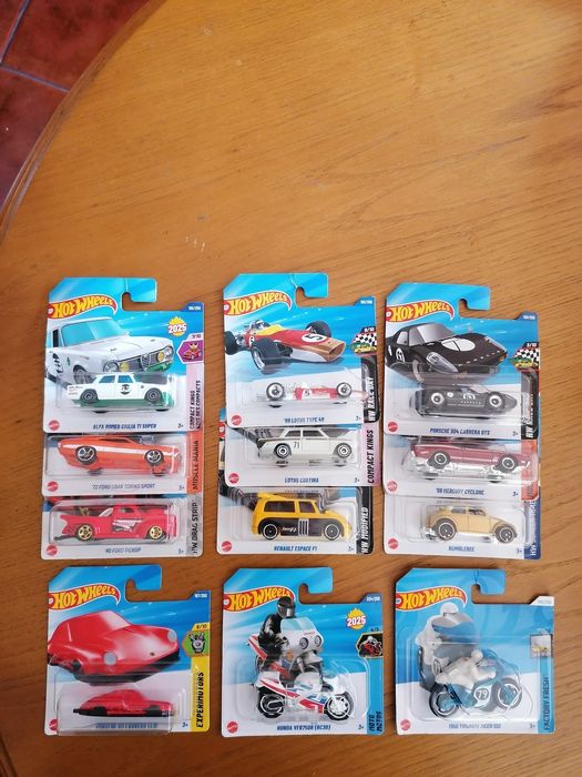 Miniaturas Hotwheels e outras marcas