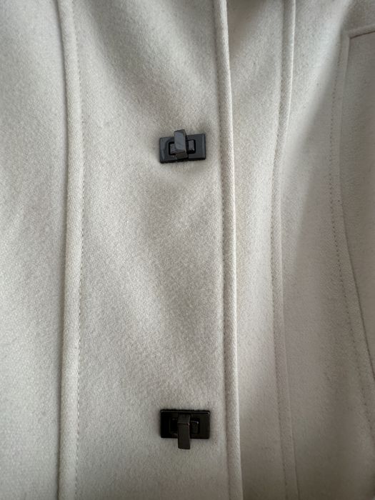 Casaco Guess cor pérola, tamanho M