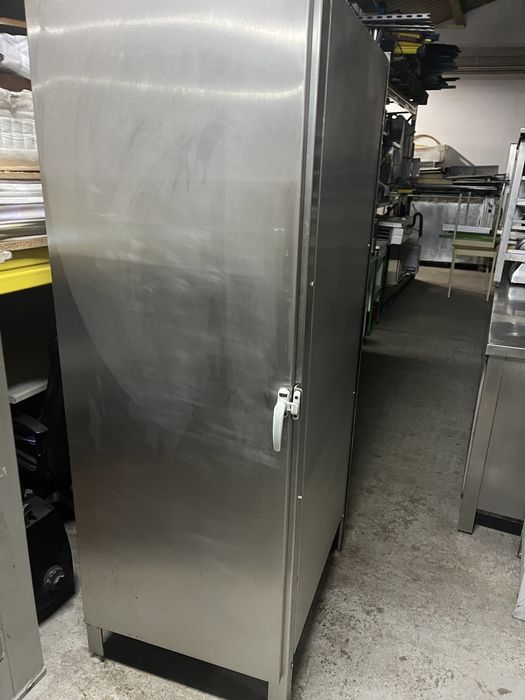 Armario despenseiro em inox vertical 67cm x 85cm