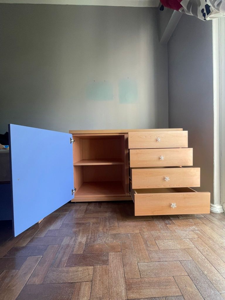 Conjunto Quarto Completo – Cama + Colchão + Mesa de Cabeceira + Cómoda