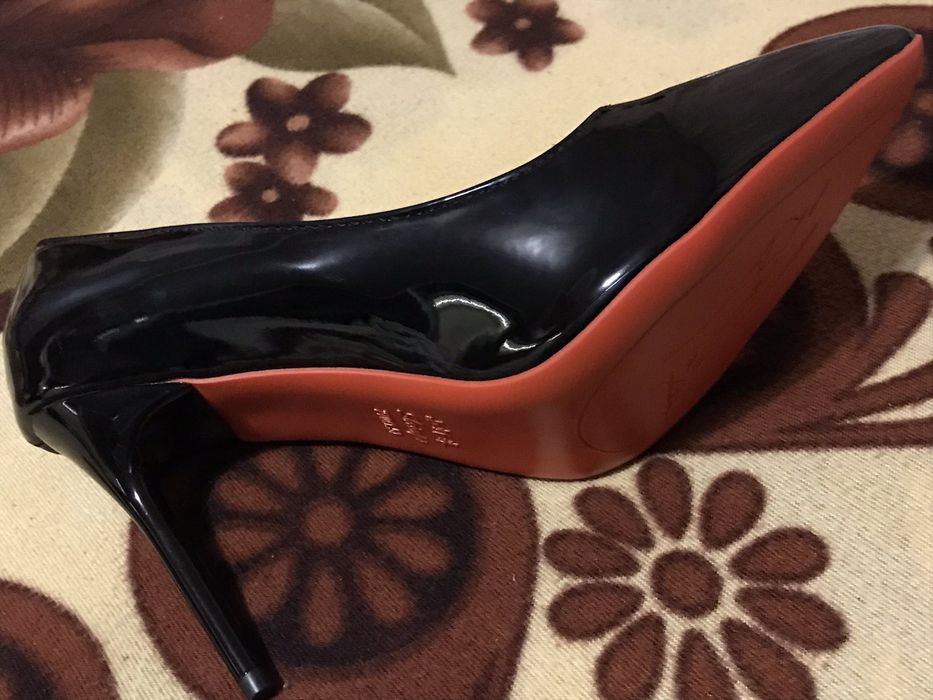 Женские туфли лаковые, LABUTEN'S - каблук 10см,  новые, 43р. 27см