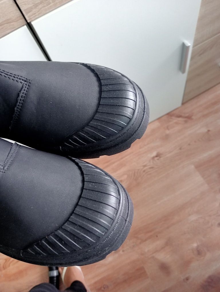 Botki na zamek Reserved r 37 nowe