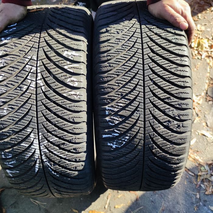 opony całorocne 215x45x16 GOODYEAR 2szt 300zl 2017r