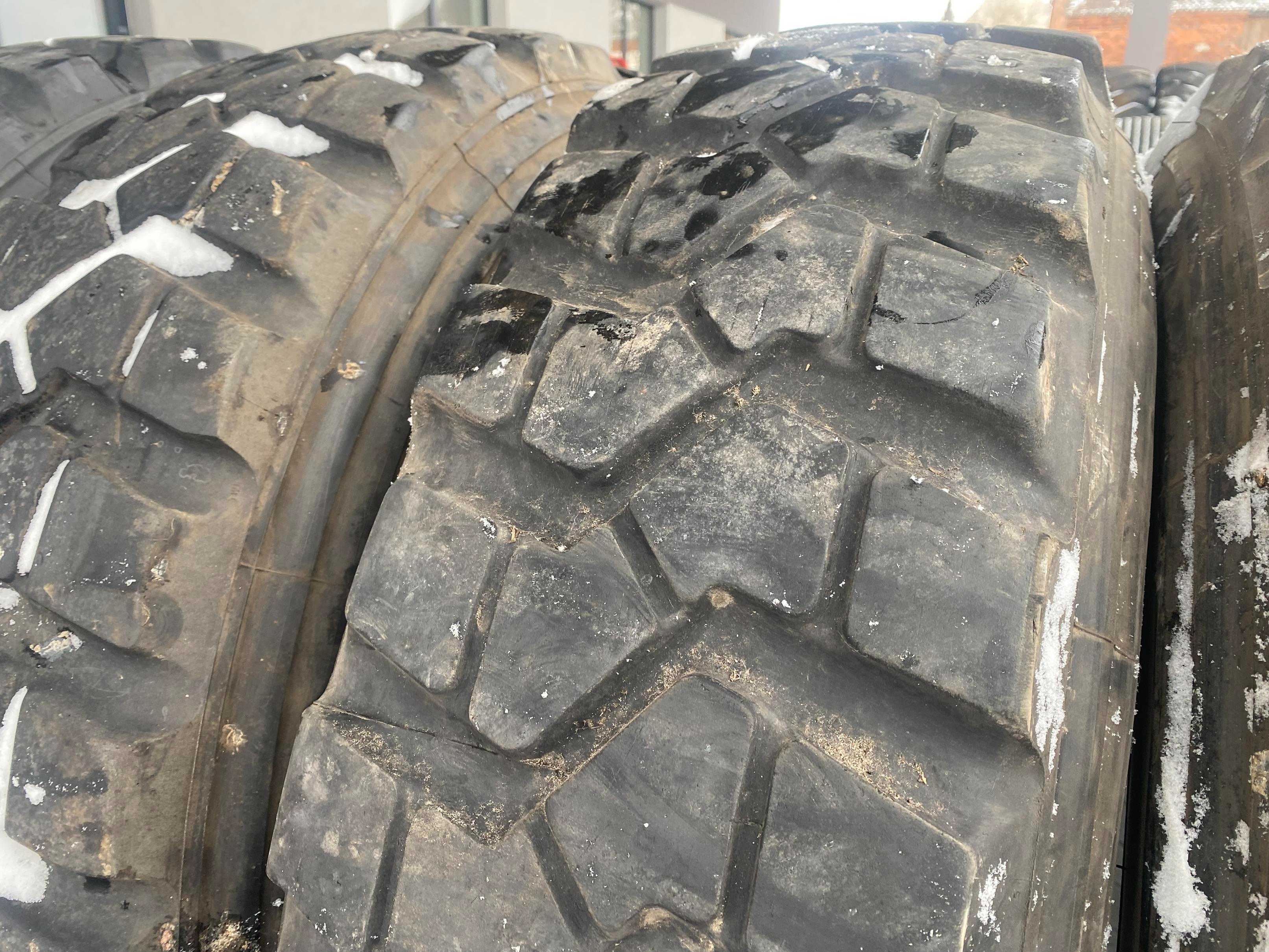 Opony 335/80R20 PIRELLI PS22 PISTA Przemysłowe 50% BIEŻNIKA 12.5R20