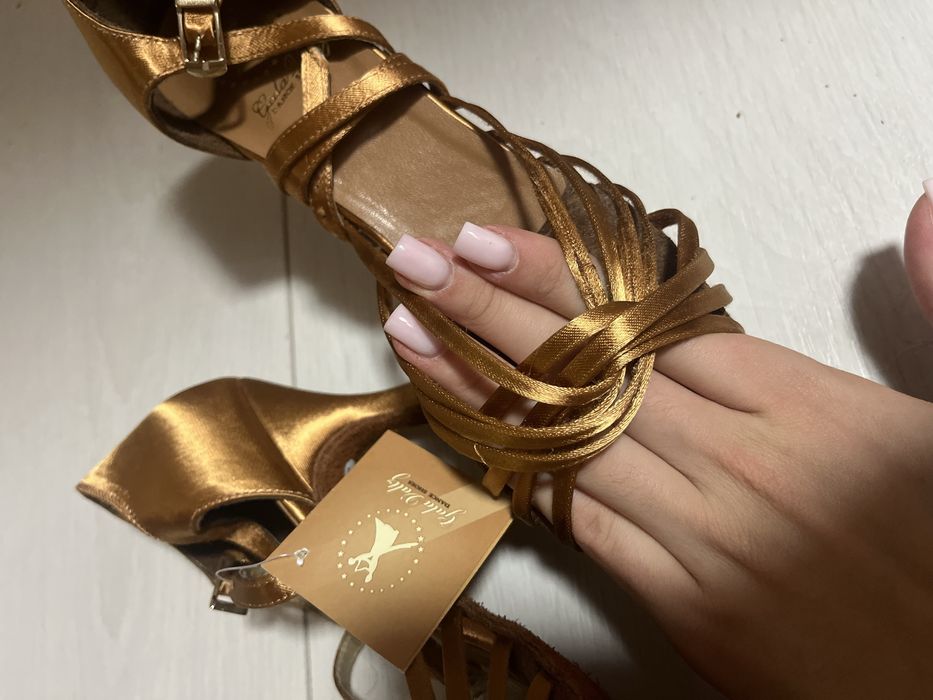 Нові Туфлі для Бальних танців Gala Valtz