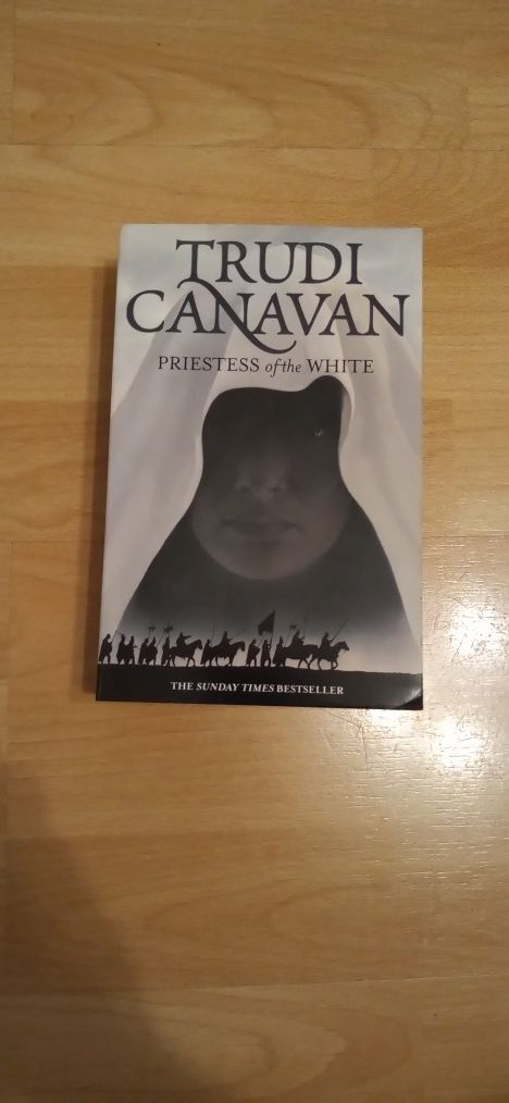 Priestess of the white - Trudi Canavan