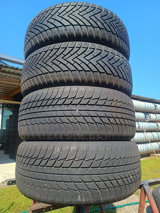 Opony zimowe 205/55R16 z 2023r