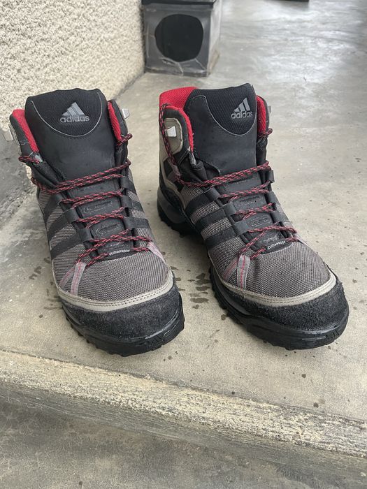 Продам чоловічі ботінки Адідас на осінь та євро зиму.