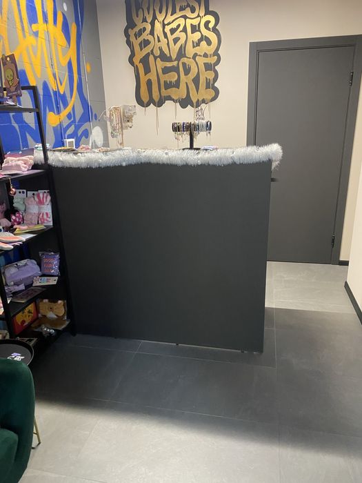 Стійка адміністратора в салон краси або для іншого бізнесу