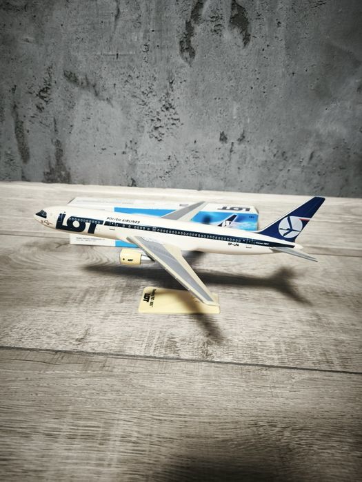 Model Samolotu Boeing 767-300 LOT