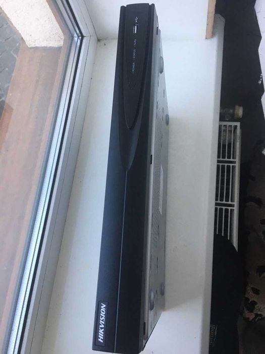 Реєстратор Hikvision DS-7608NI-E2 під ремонт
