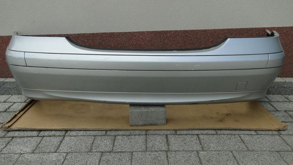 MERCEDES C-KLASA W203 SEDAN ZDERZAK TYŁ TYLNY 744