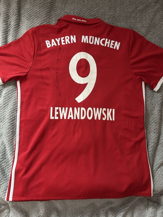 Orginalna koszulka Roberta Lewandowskiego z autografem z Bayernu