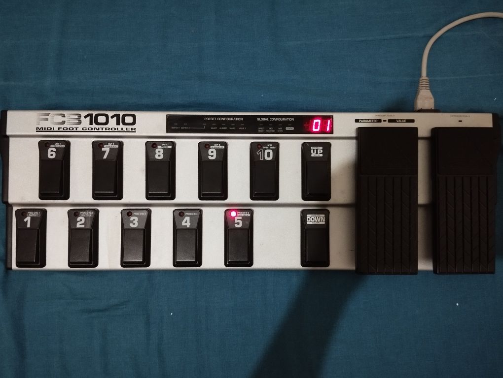 Controlador midi Behringer FCB1010 - Em ótimo estado