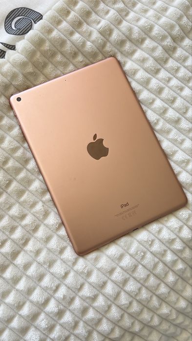 iPad 6ª Geração Rose Gold (9,7 polegadas) (com caixa)