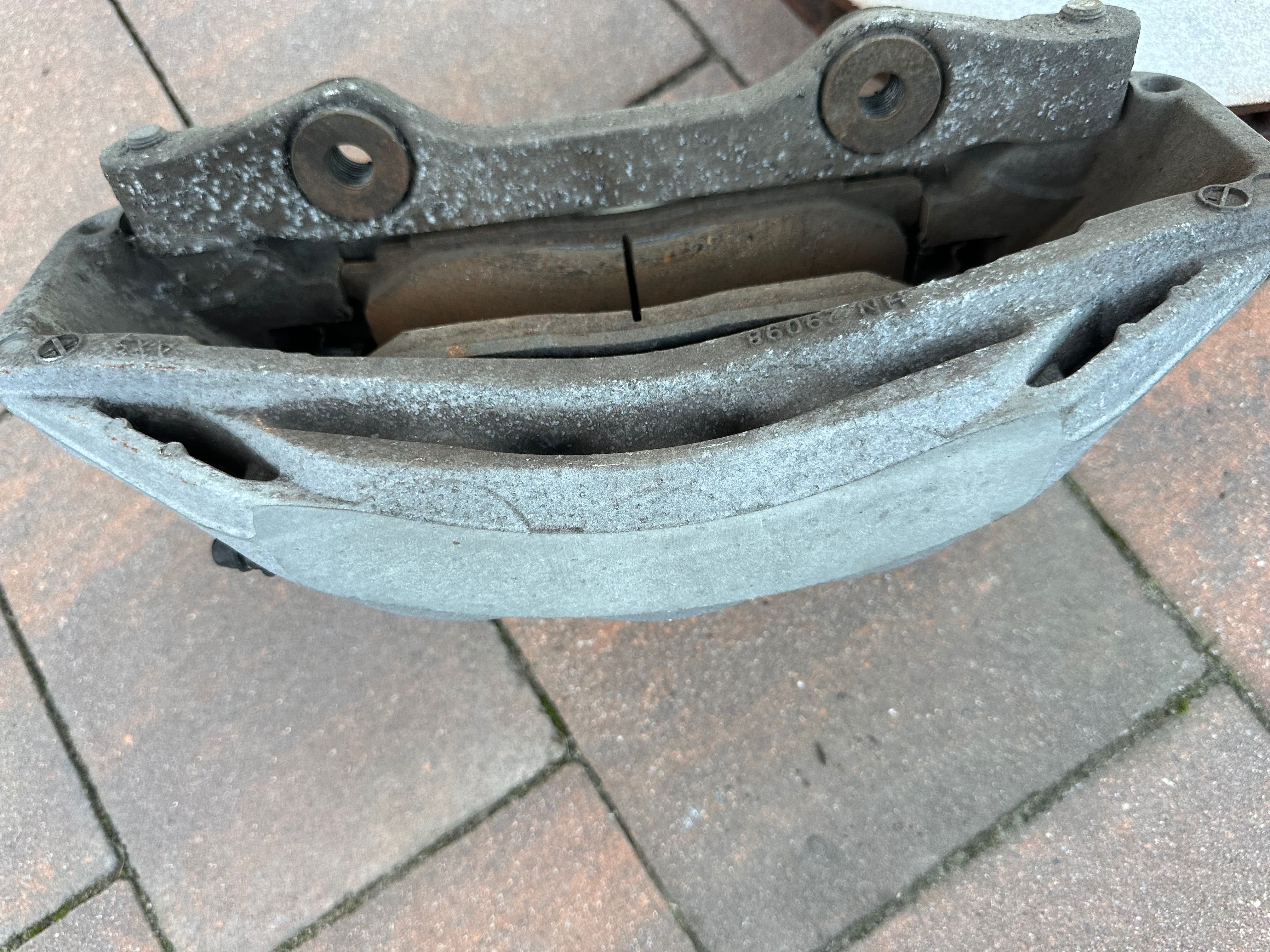 Hamulce tarcze zaciski 6-tłoczkowe Akebono swap Audi A7 A6 A8
