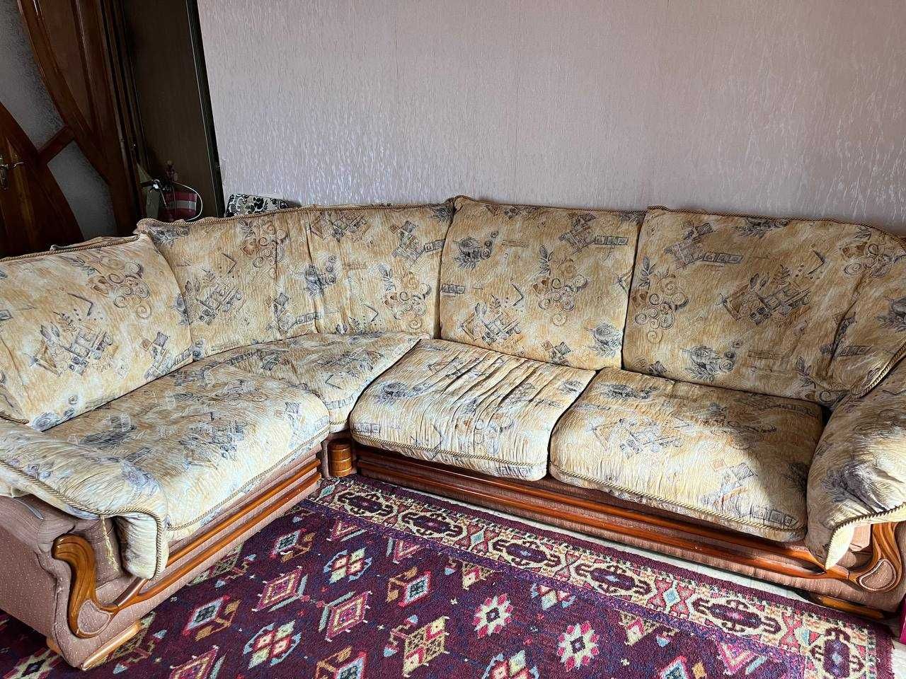 Продам итальянский диван с Французской раскладушкой.