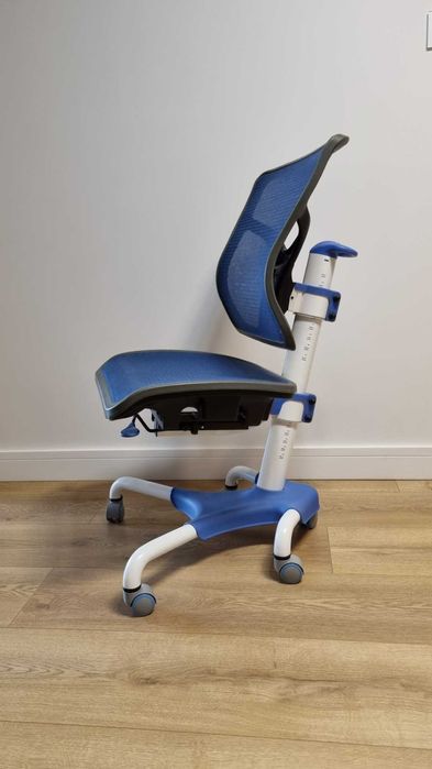 Ergonomiczny fotel krzesło rosnące z dzieckiem - Meblik. Jak nowe