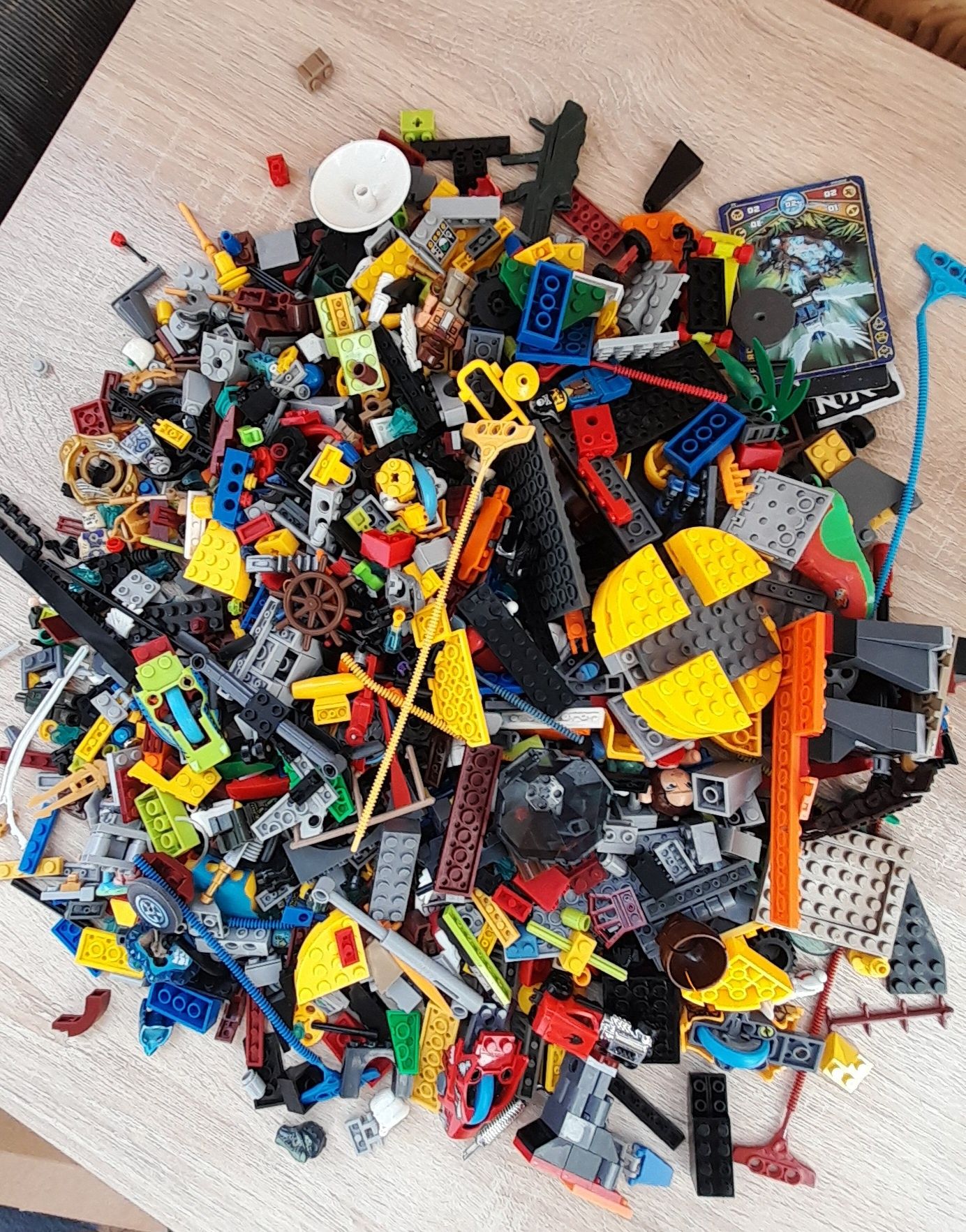 Деталі конструктора Lego