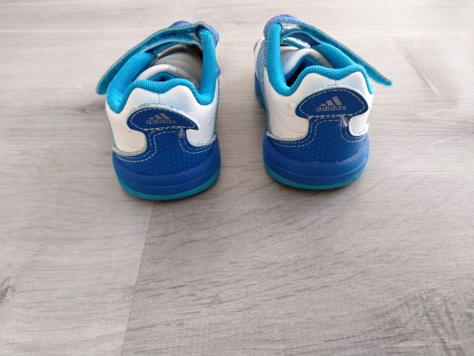 Vendo sapatos criança