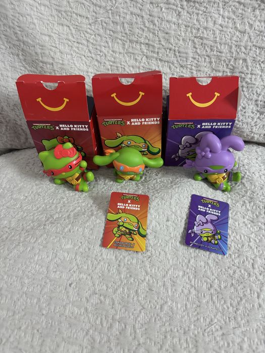 3 McDonald's Toys: Turtles x Hello Kitty64284680913665121
