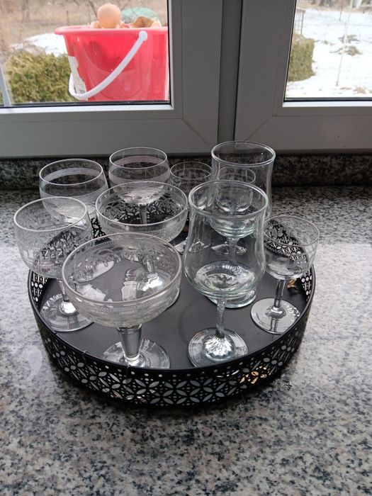 Kieliszki  pucharki   na  dzialke