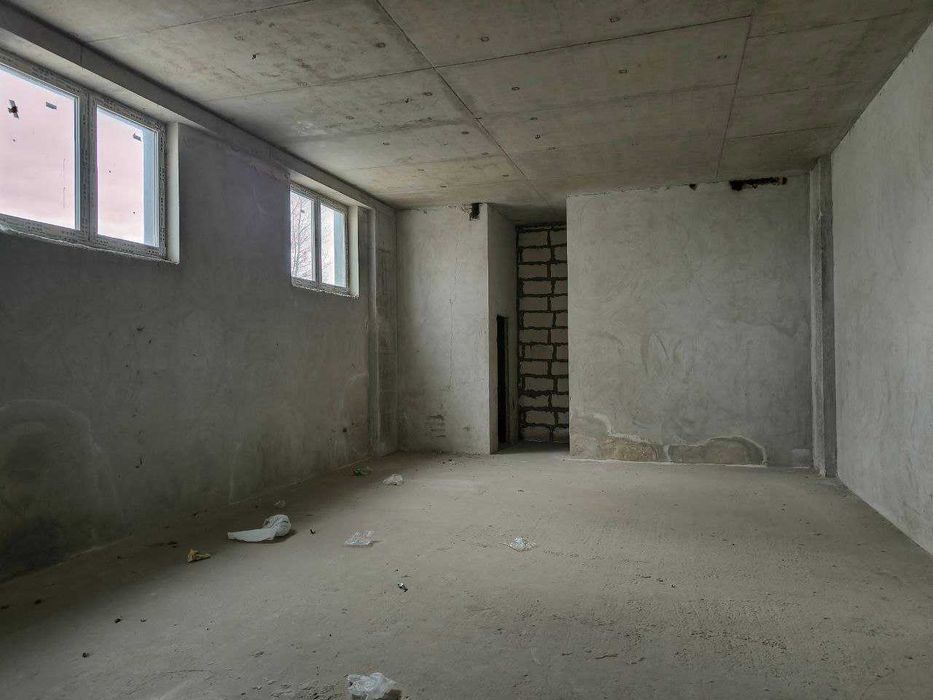 Продаж фасадного приміщення в ЖК Америка 380 м2