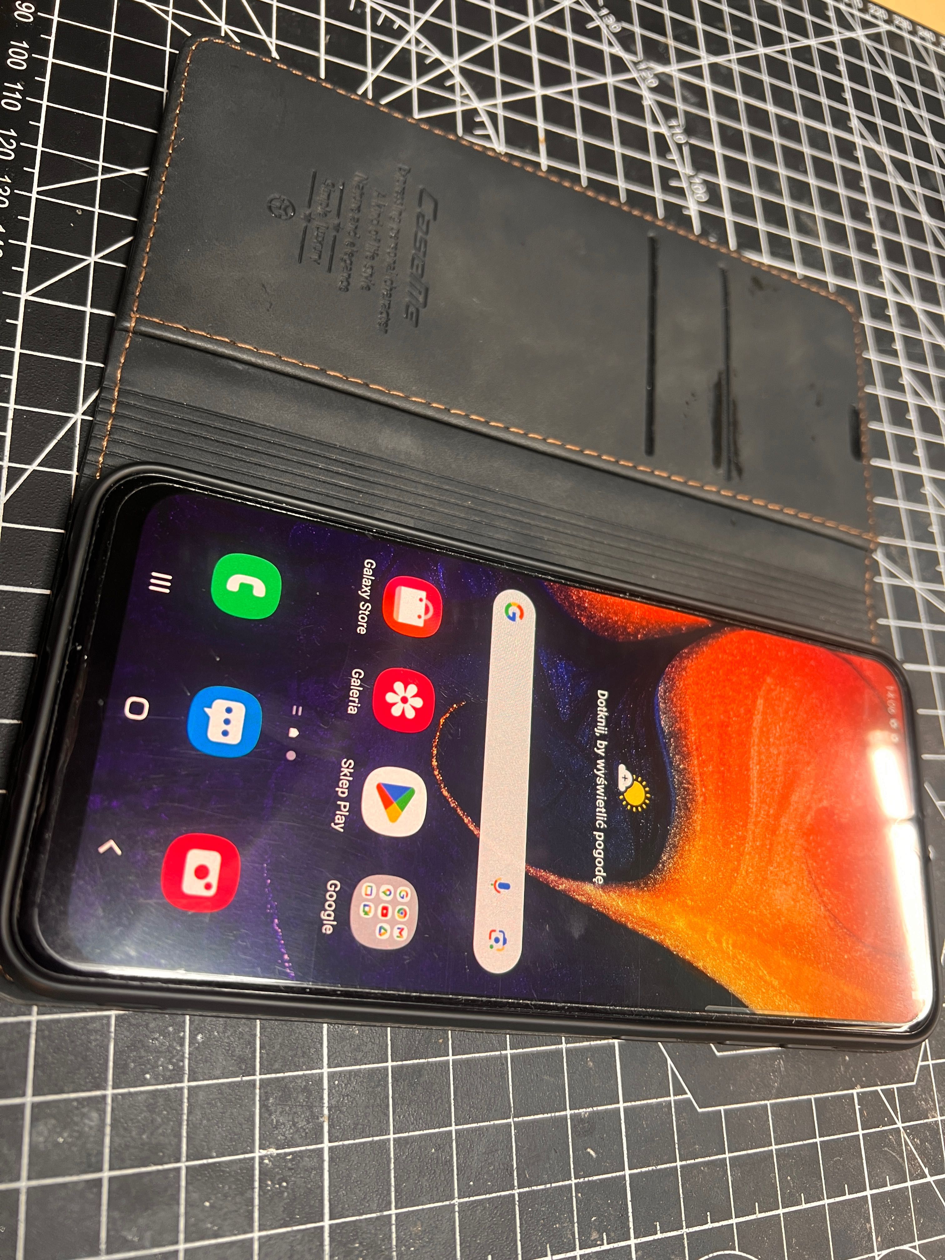 Samsung a50 z etui