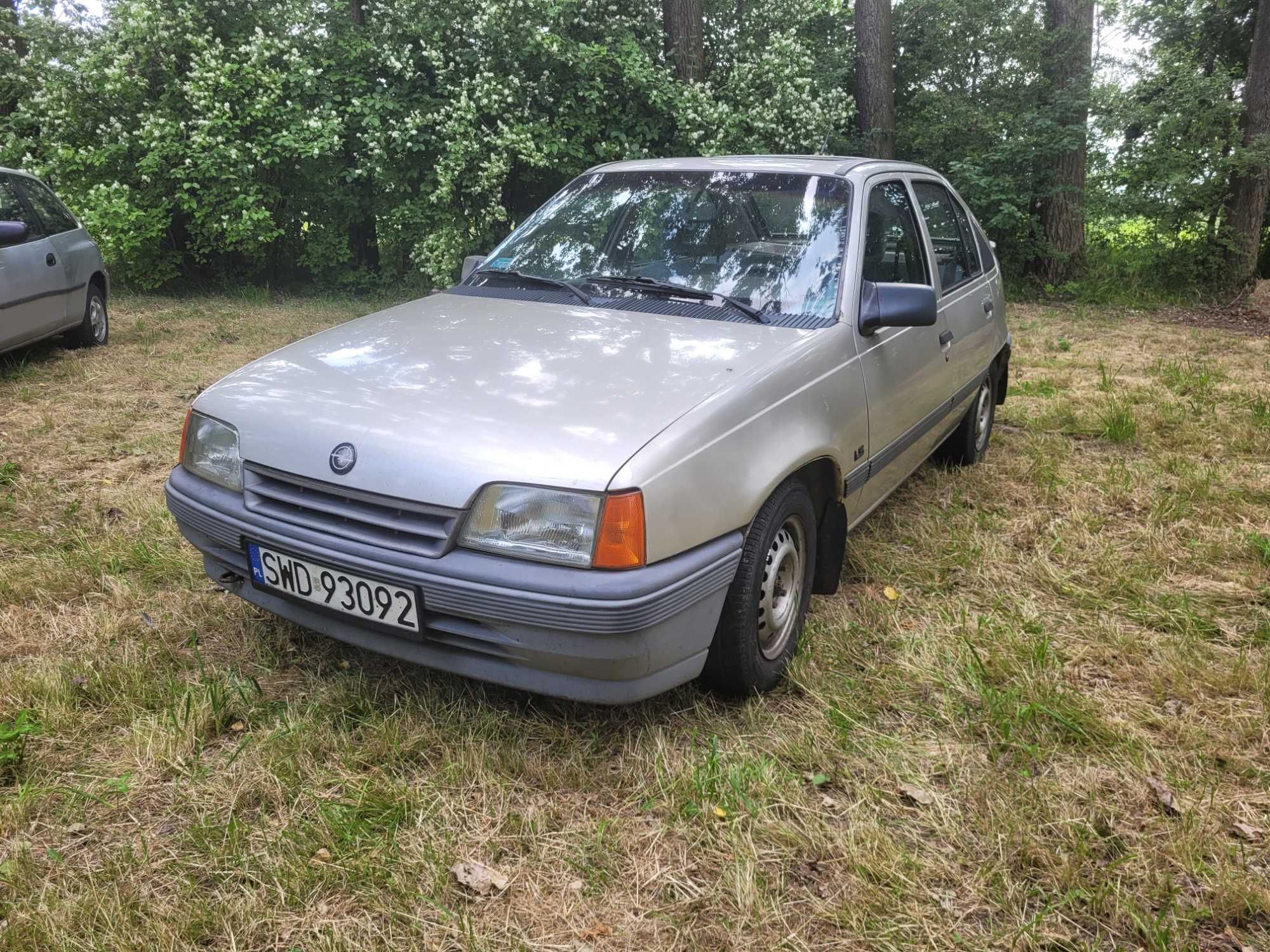 Opel Kadett E, 1.6i