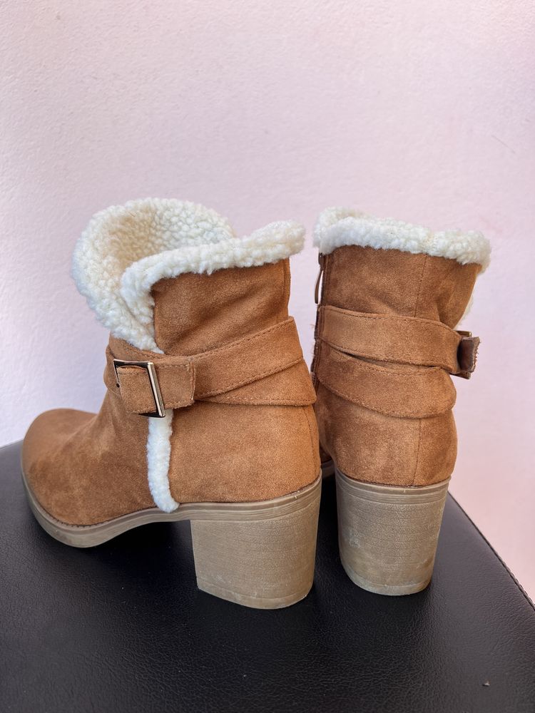 Botins camel forrados (portes incluídos)
