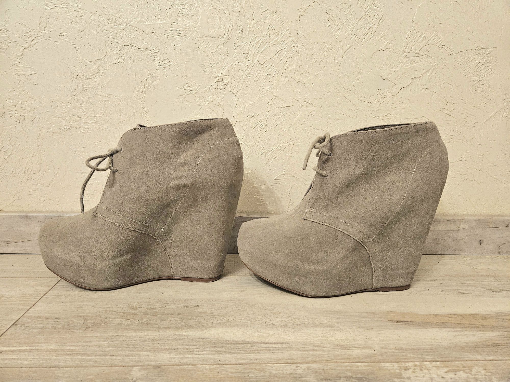 Ботинки замевые Steve Madden, размер 40