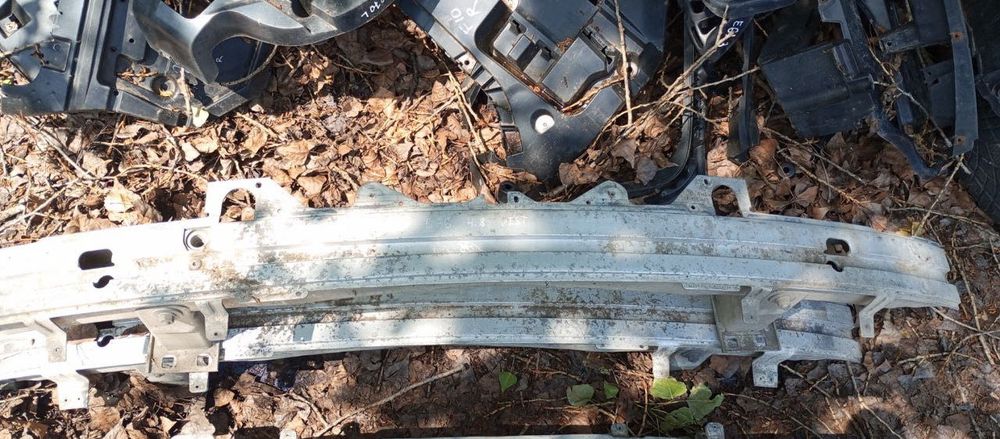 Підсилювач бампера БМВ Е53 Е60 Е61 Е65 Е66 Е70 Е90 Ф01 Ф10 Ф30