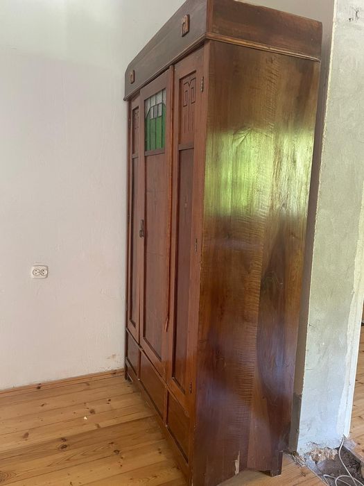 drewniana szafa odnowiona