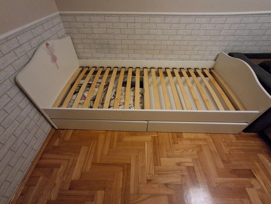 Łóżko o wymiarach materaca 90x200