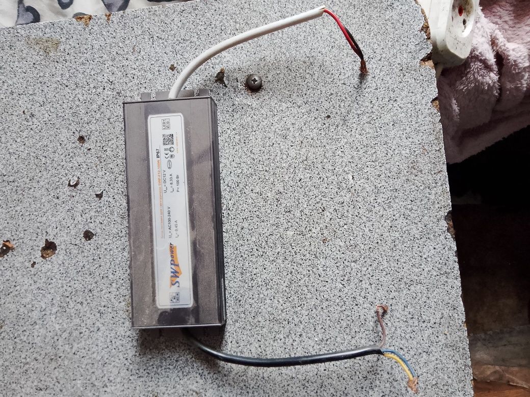 Блок питания герметичный. 12в-100w