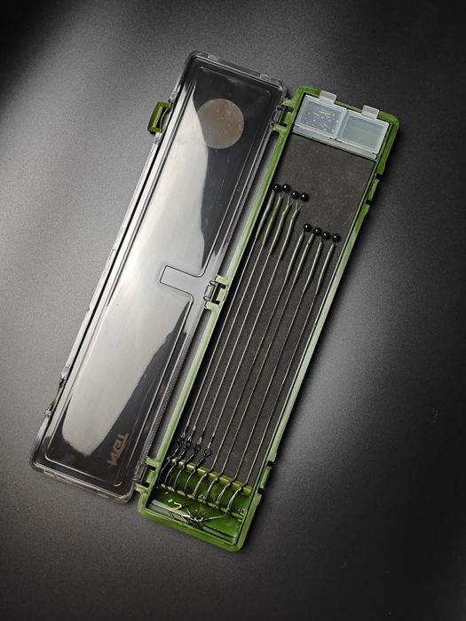 Na prezent Zestaw 8 sztuk przyponów karpiowych w piórniku