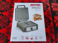 Gofrownica MPM  1400 W czarny