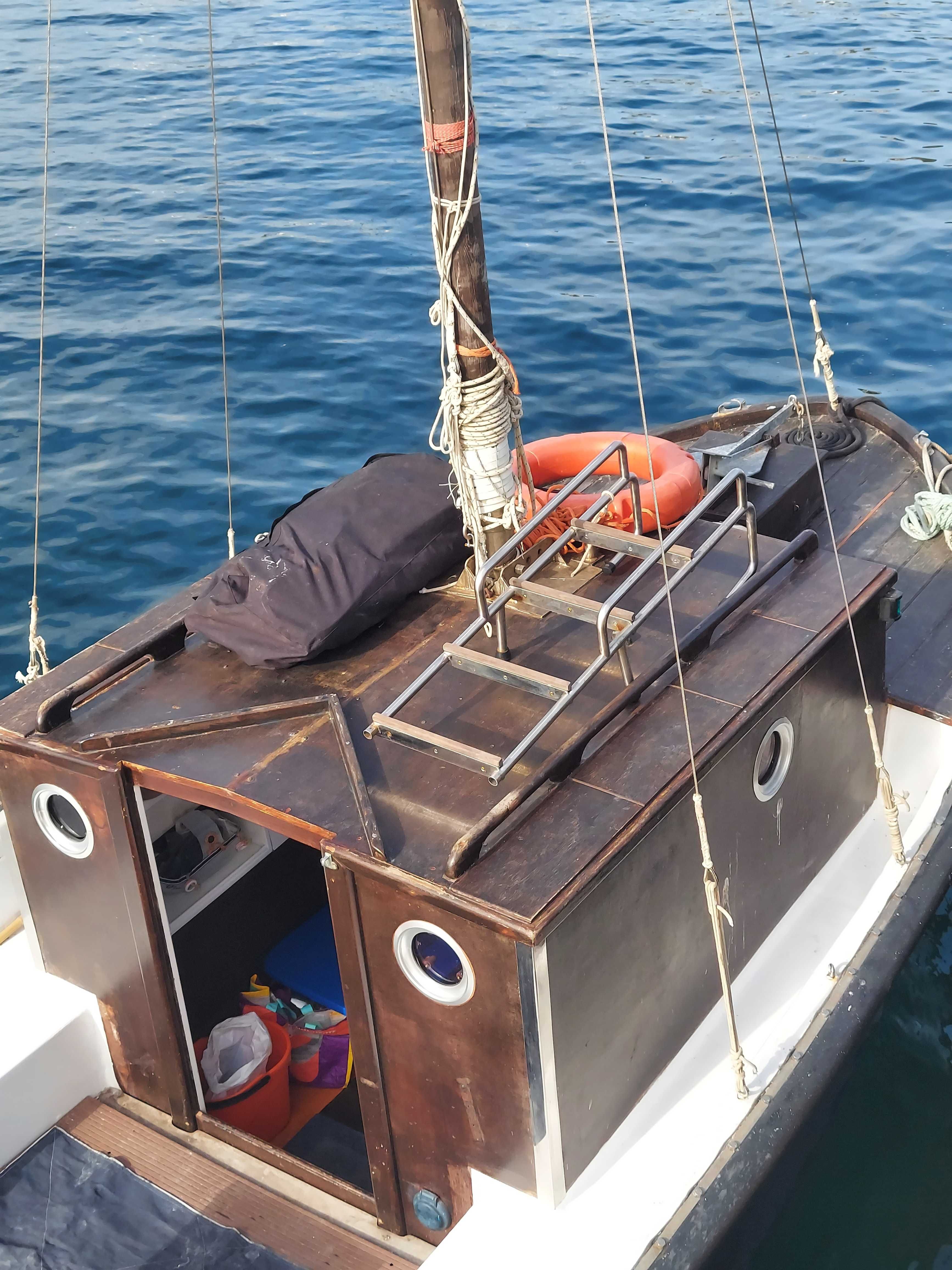 Barco bonito para passeios , palamenta completa e pronto a navegar!