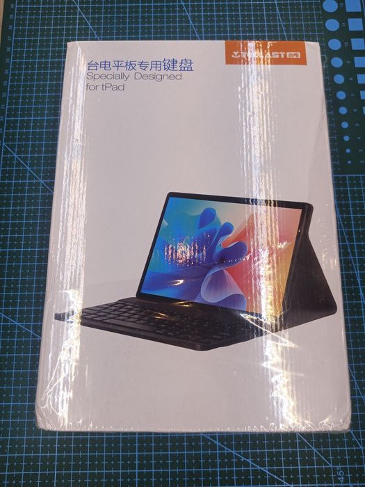 Продам чехол -клавиатуру для планшетов