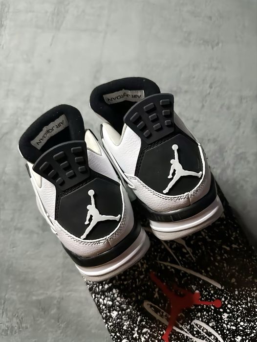 Nike Air Jordan 4 Military Black