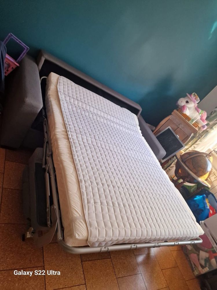 Sprzedam szarą kanape rozkladaną